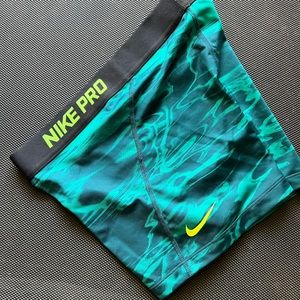 Nike Pro short 3” size Medium